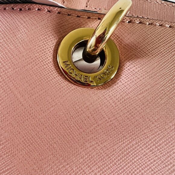 MICHAEL KORS Cynthia Pastel Pink Leather Small Satchel Crossbody Bag - Picture 4 of 12